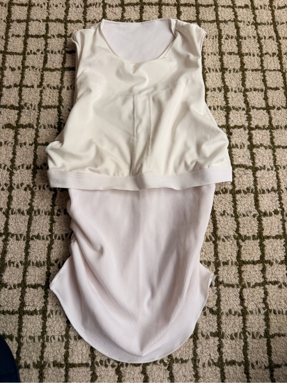 Alo Ribbed En Pointe Tank - Picture 13 of 13